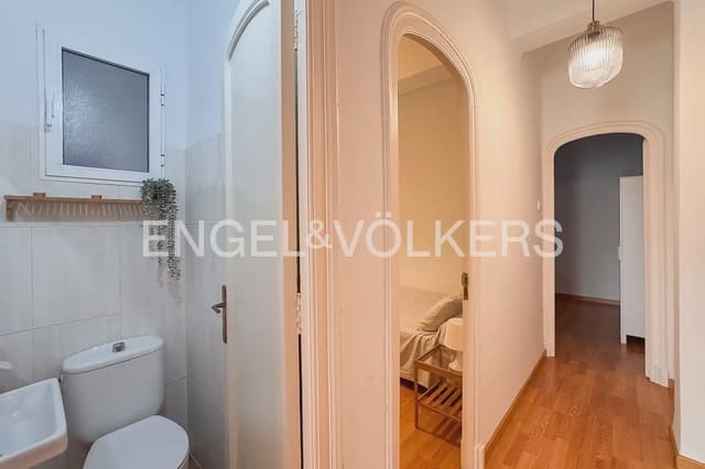 4 bedroom Flat for rent in Russafa, Valencia city - € 2,500 (Ref: 10039108)