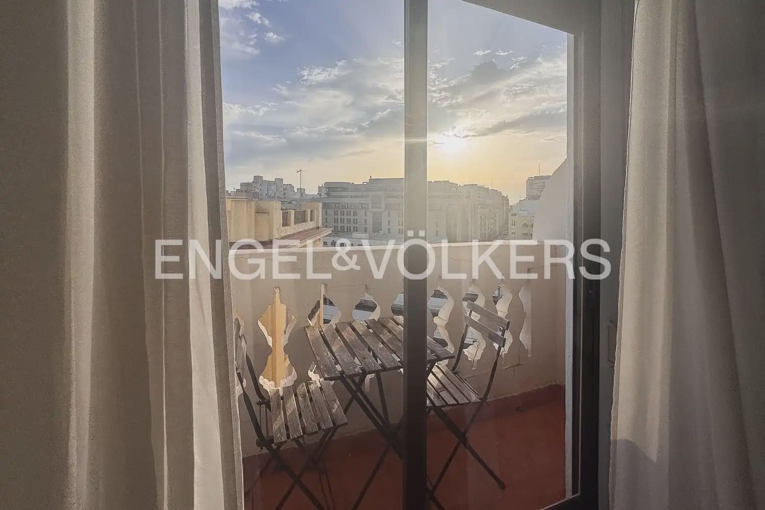 4 soveværelse Lejlighed til leje i Valencia by - € 2.500 (Ref: 10039108)