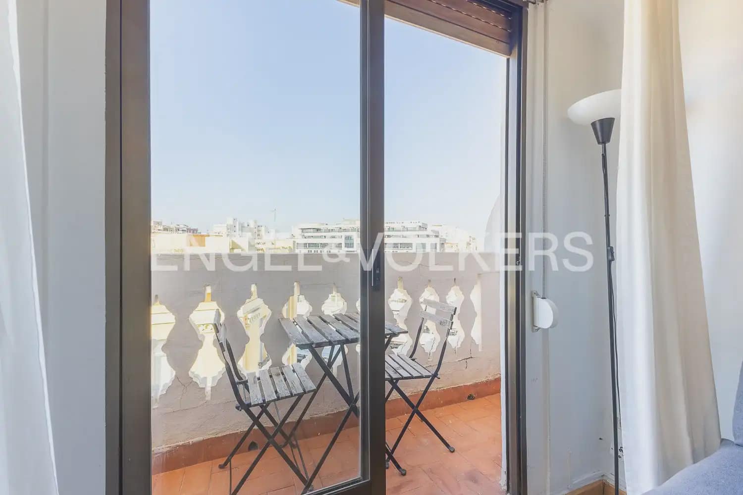 4 bedroom Flat for rent in Valencia city - € 2,200 (Ref: 10039108)