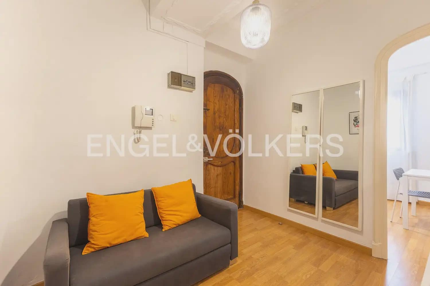 4 bedroom Flat for rent in Valencia city - € 2,200 (Ref: 10039108)