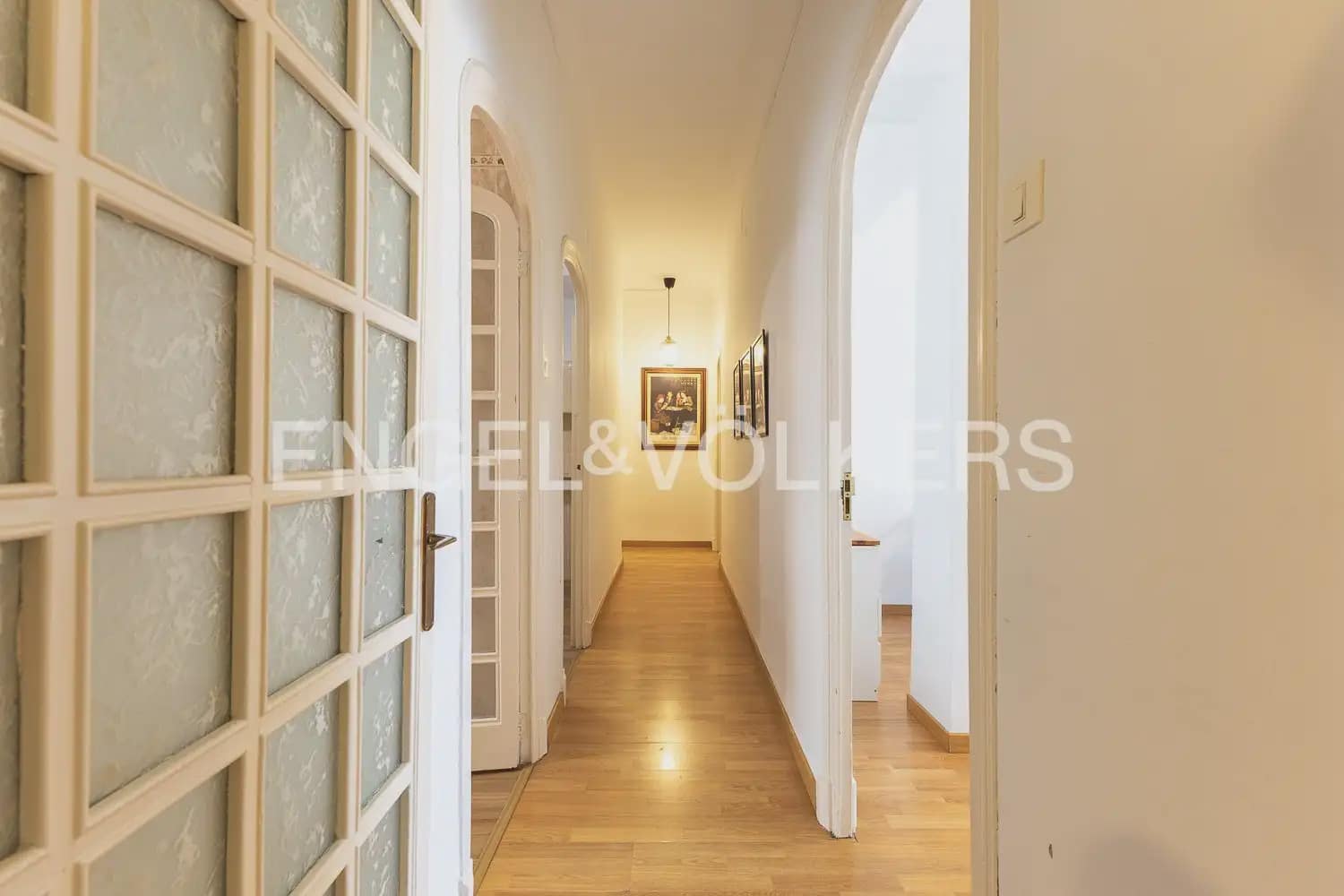 4 bedroom Flat for rent in Valencia city - € 2,200 (Ref: 10039108)