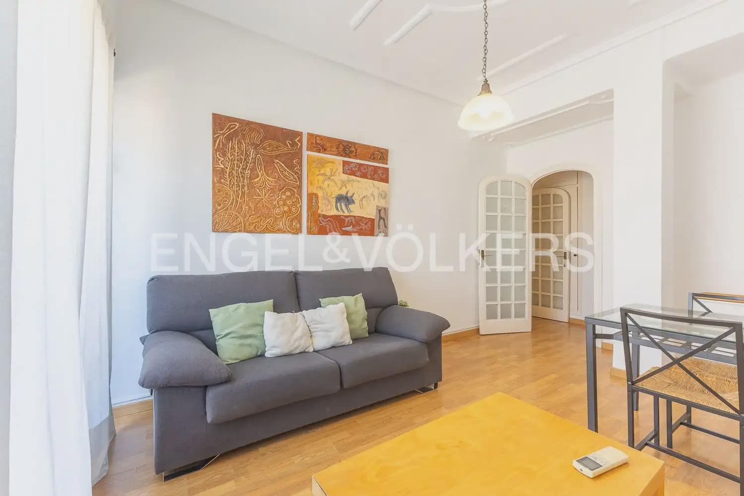 4 bedroom Flat for rent in Valencia city - € 2,200 (Ref: 10039108)
