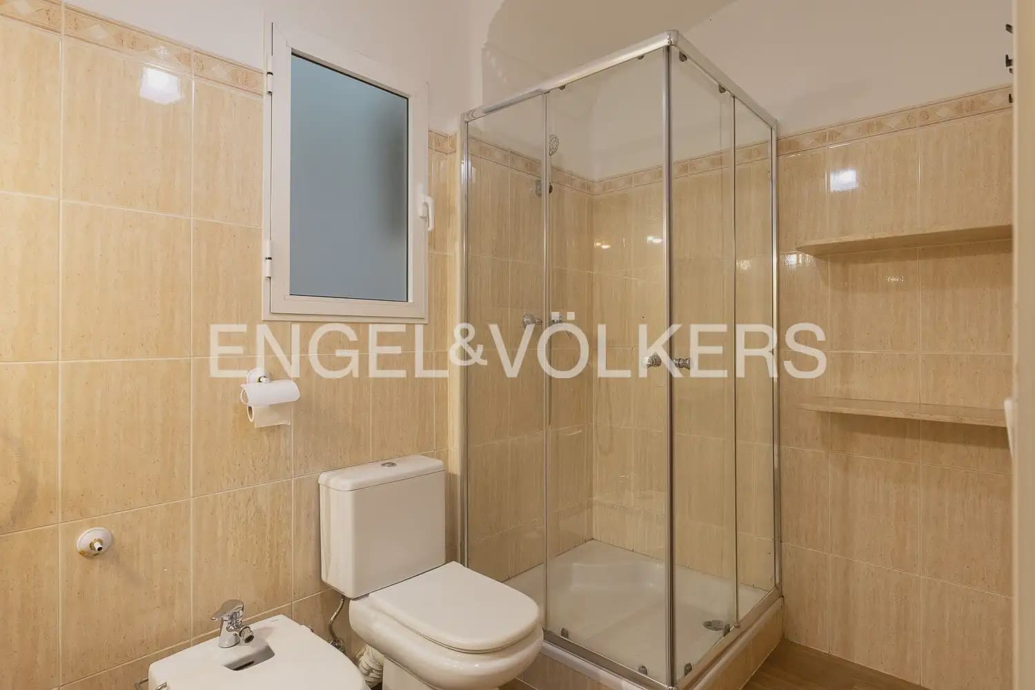 4 bedroom Flat for rent in Valencia city - € 2,200 (Ref: 10039108)