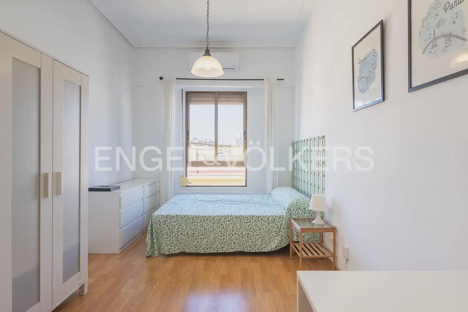 4 bedroom Flat for rent in Valencia city - € 2,200 (Ref: 10039108)