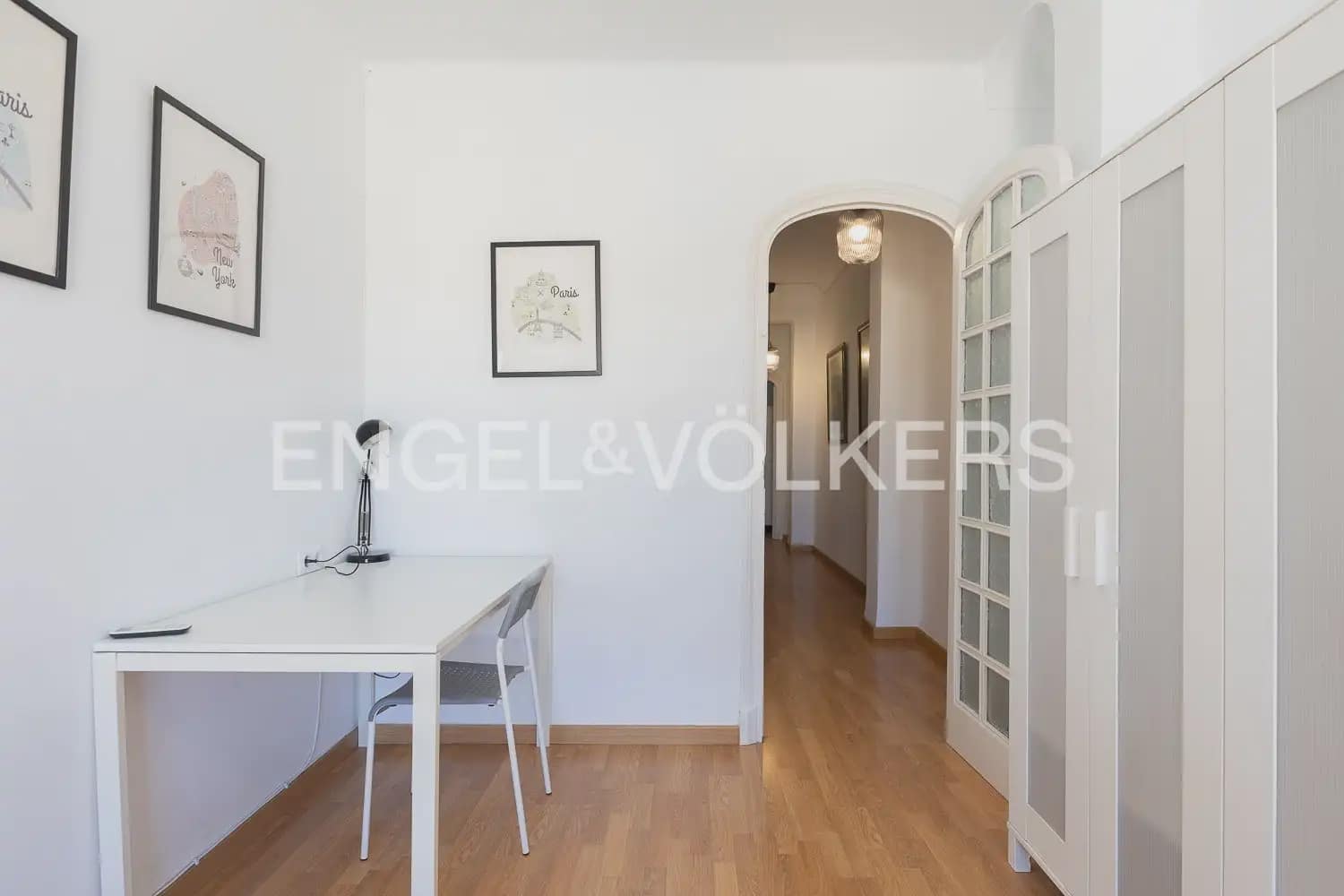 4 bedroom Flat for rent in Valencia city - € 2,200 (Ref: 10039108)