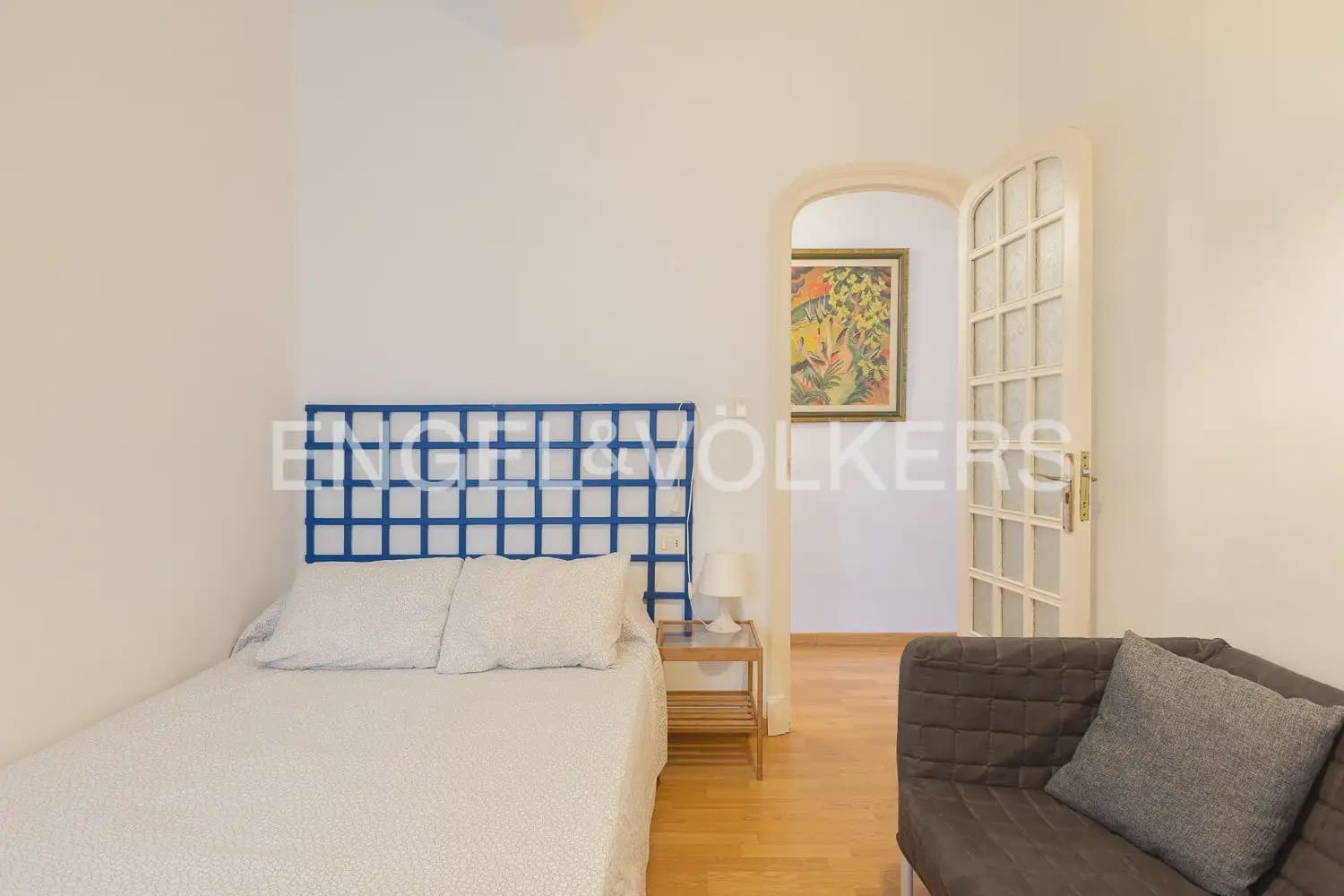 4 bedroom Flat for rent in Valencia city - € 2,200 (Ref: 10039108)