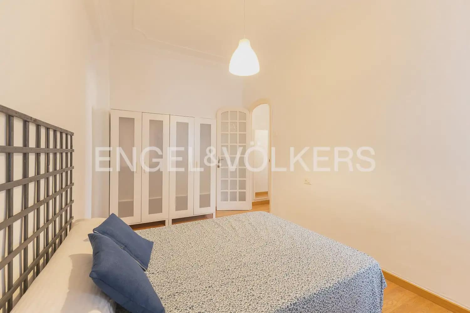 4 bedroom Flat for rent in Valencia city - € 2,200 (Ref: 10039108)