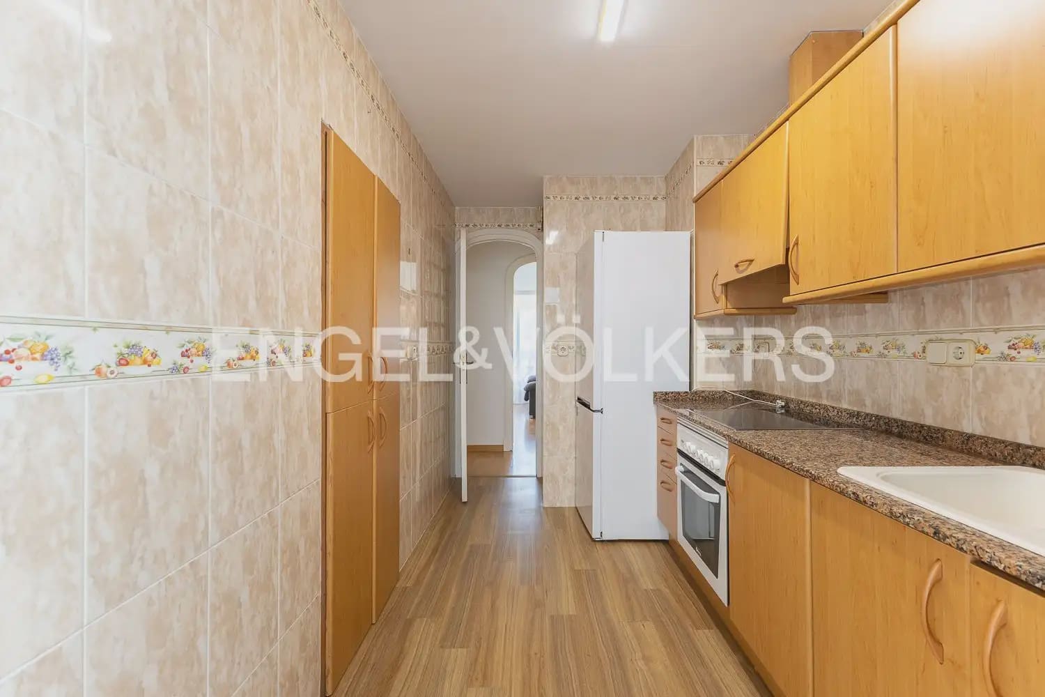 4 bedroom Flat for rent in Valencia city - € 2,200 (Ref: 10039108)