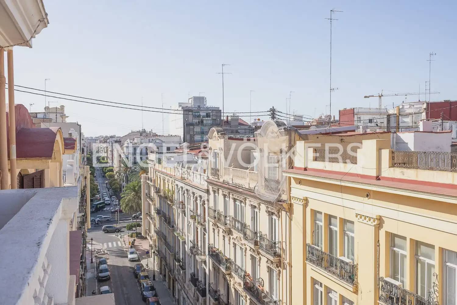 4 bedroom Flat for rent in Valencia city - € 2,200 (Ref: 10039108)