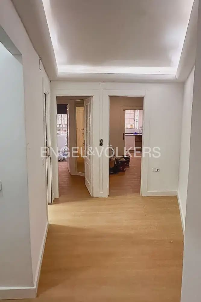 3 slaapkamer Flat te huur in Valencia stad met garage - € 2.200 (Ref: 10039218)
