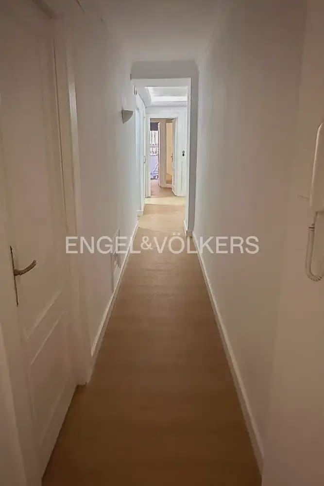3 slaapkamer Flat te huur in Valencia stad met garage - € 2.200 (Ref: 10039218)