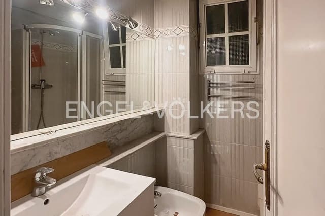 3 slaapkamer Flat te huur in Russafa, Valencia stad met garage - € 2.200 (Ref: 10039218)