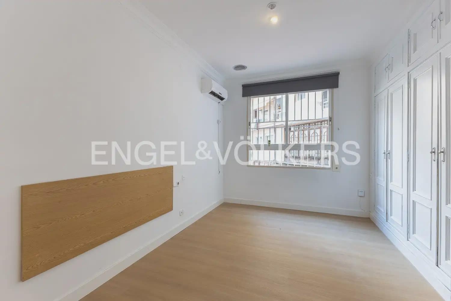 3 bedroom Flat for rent in Valencia city with garage - € 1,900 (Ref: 10039218)