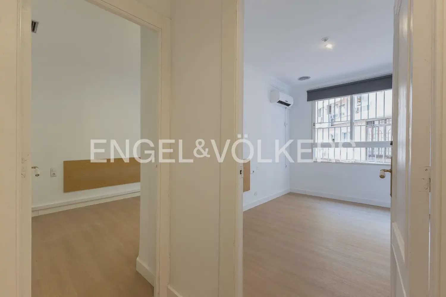 3 bedroom Flat for rent in Valencia city with garage - € 1,900 (Ref: 10039218)