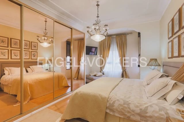 4 slaapkamer Flat te huur in La Gran Via, Valencia stad - € 2.900 (Ref: 10039283)