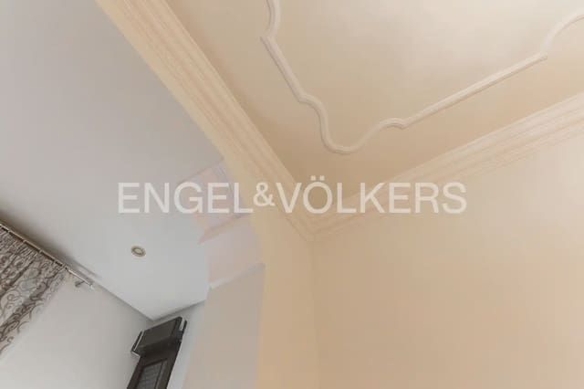 4 slaapkamer Flat te huur in La Gran Via, Valencia stad - € 2.900 (Ref: 10039283)