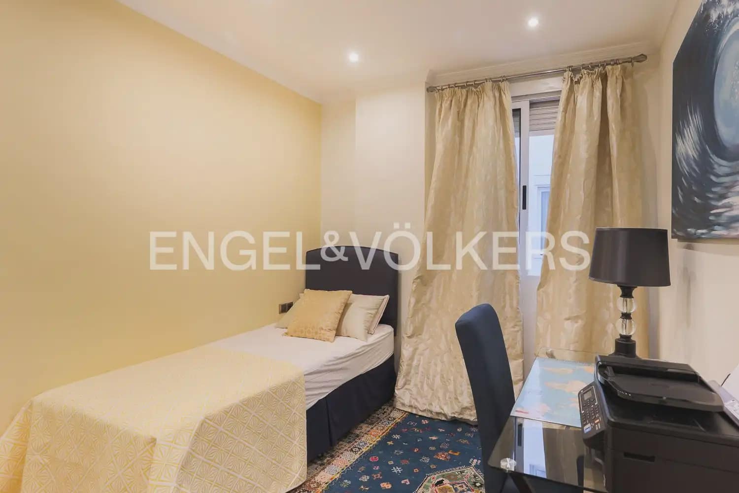 4 slaapkamer Flat te huur in Valencia stad - € 2.900 (Ref: 10039283)
