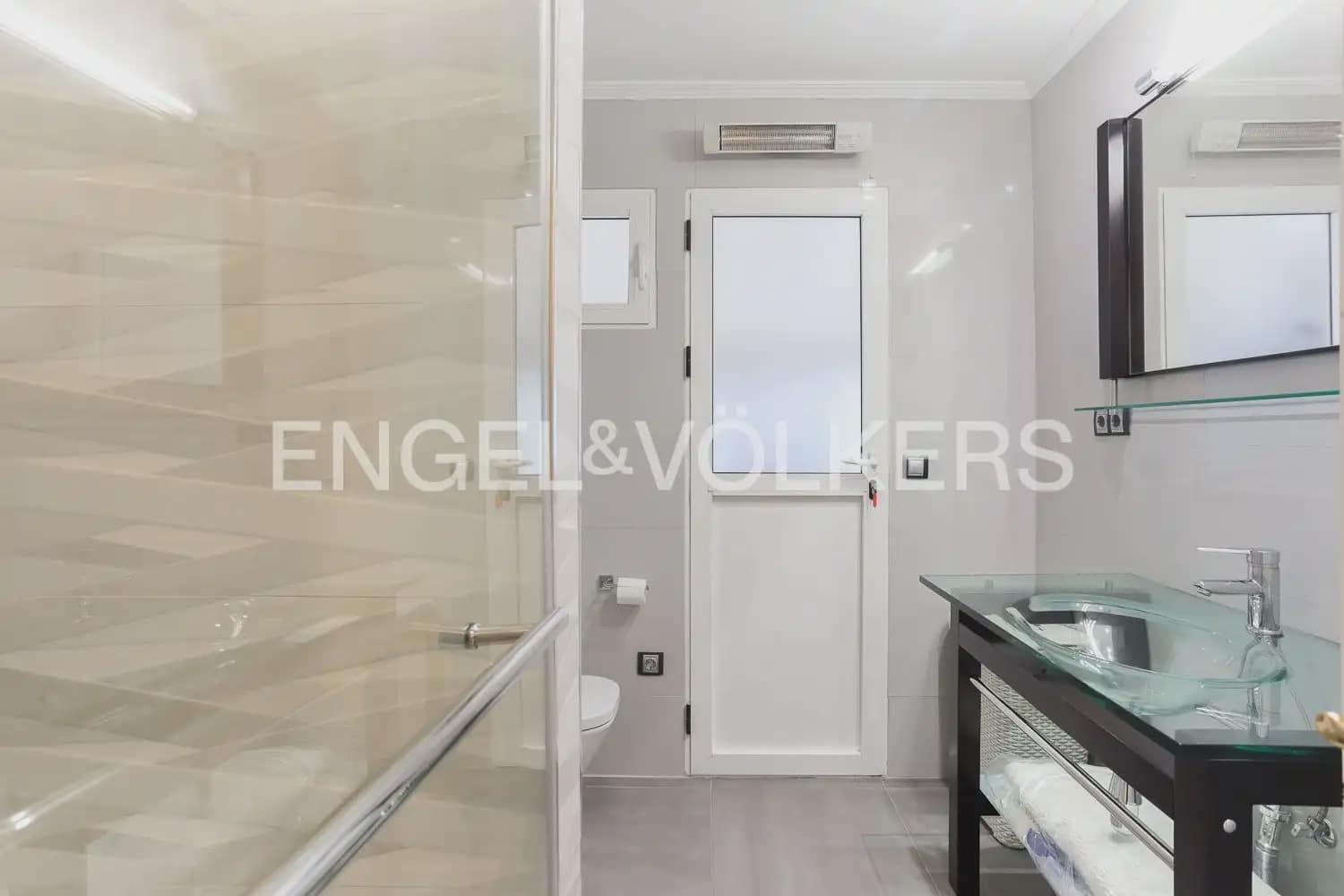 4 slaapkamer Flat te huur in Valencia stad - € 2.900 (Ref: 10039283)