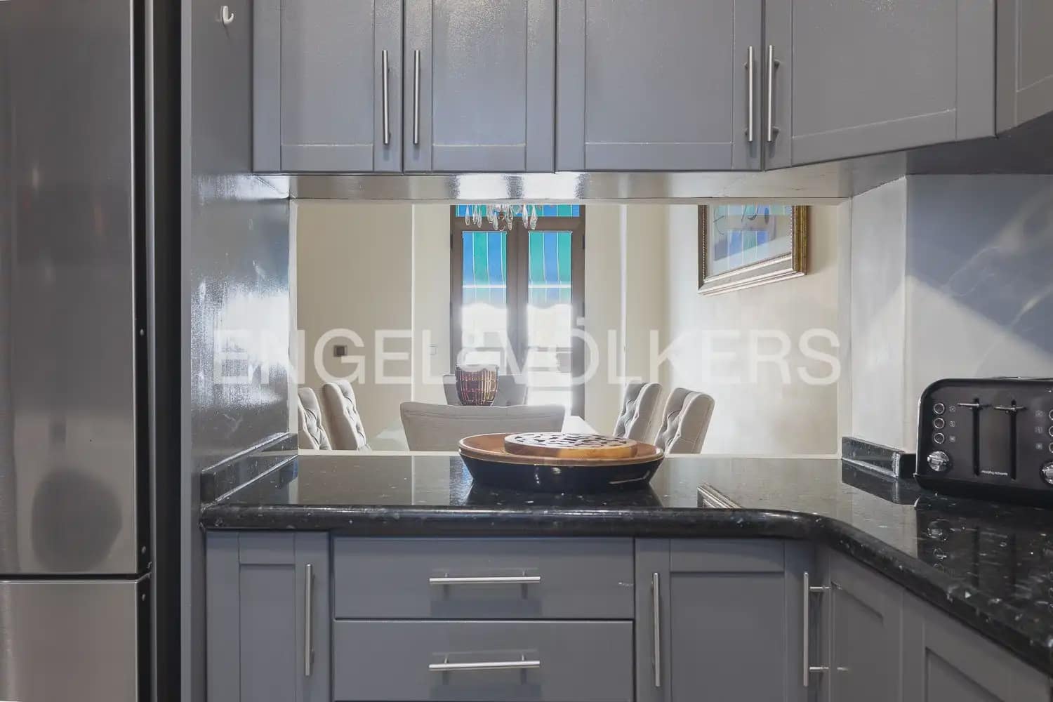 4 slaapkamer Flat te huur in Valencia stad - € 2.900 (Ref: 10039283)