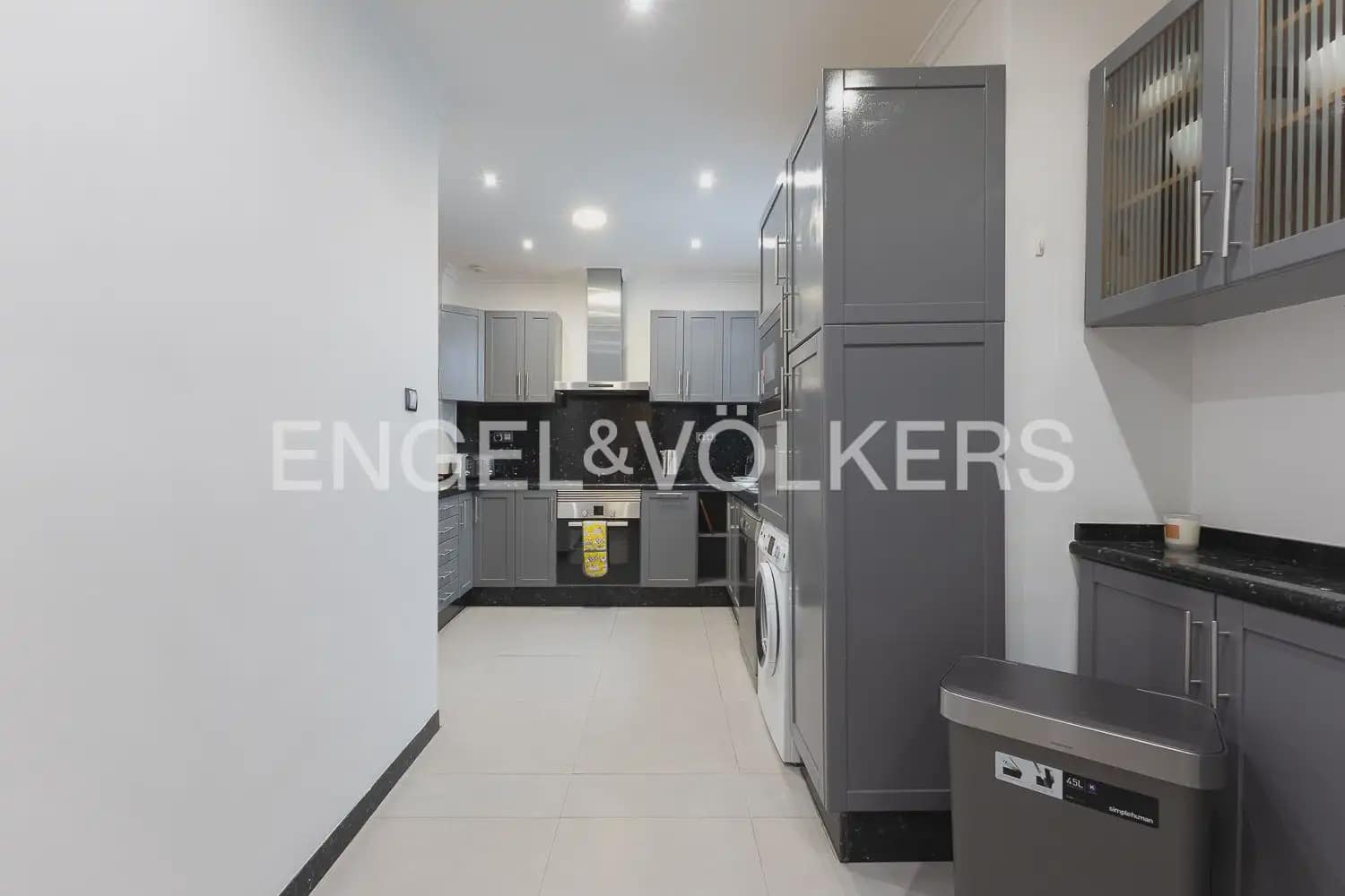 4 slaapkamer Flat te huur in Valencia stad - € 2.900 (Ref: 10039283)