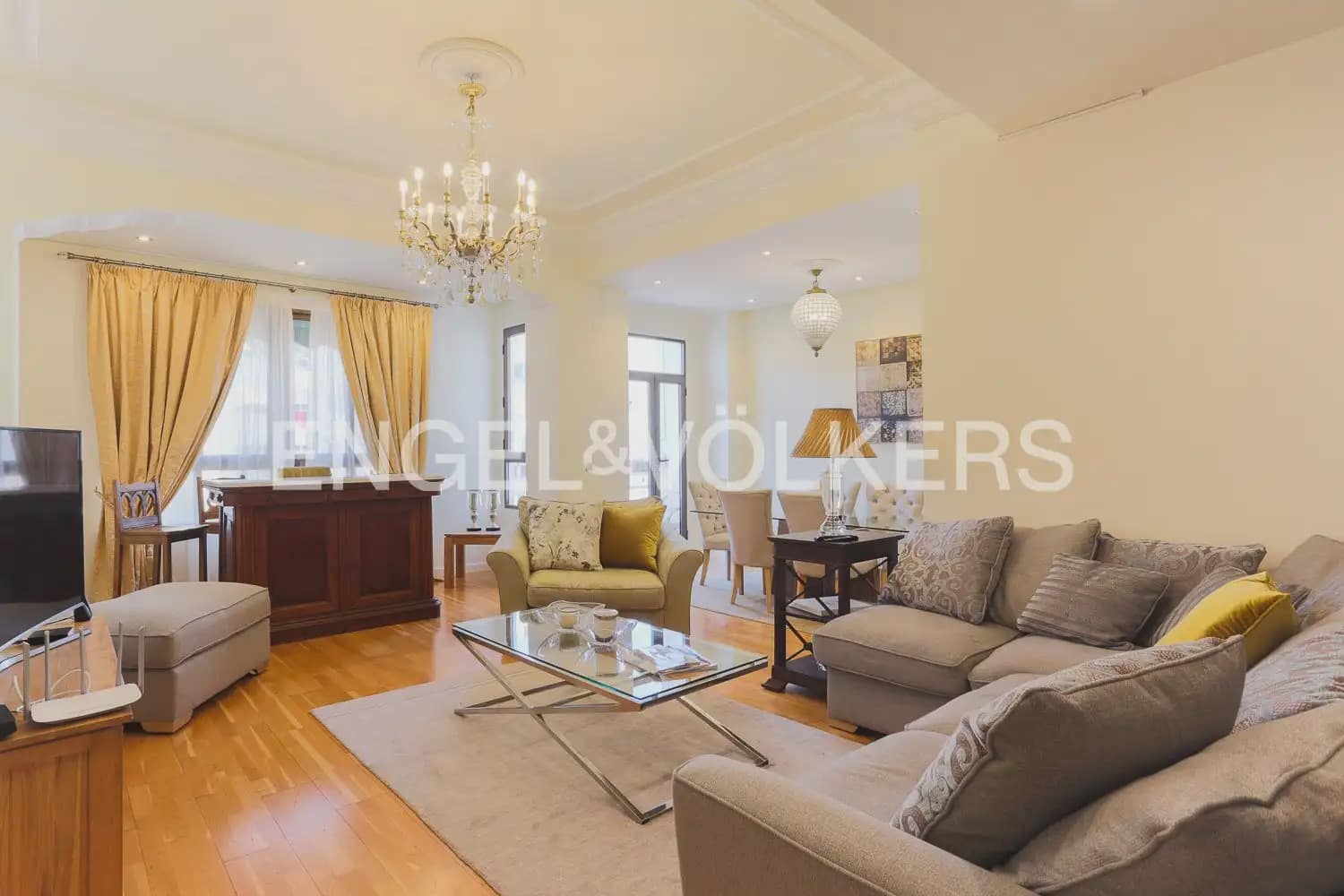 4 slaapkamer Flat te huur in Valencia stad - € 2.900 (Ref: 10039283)