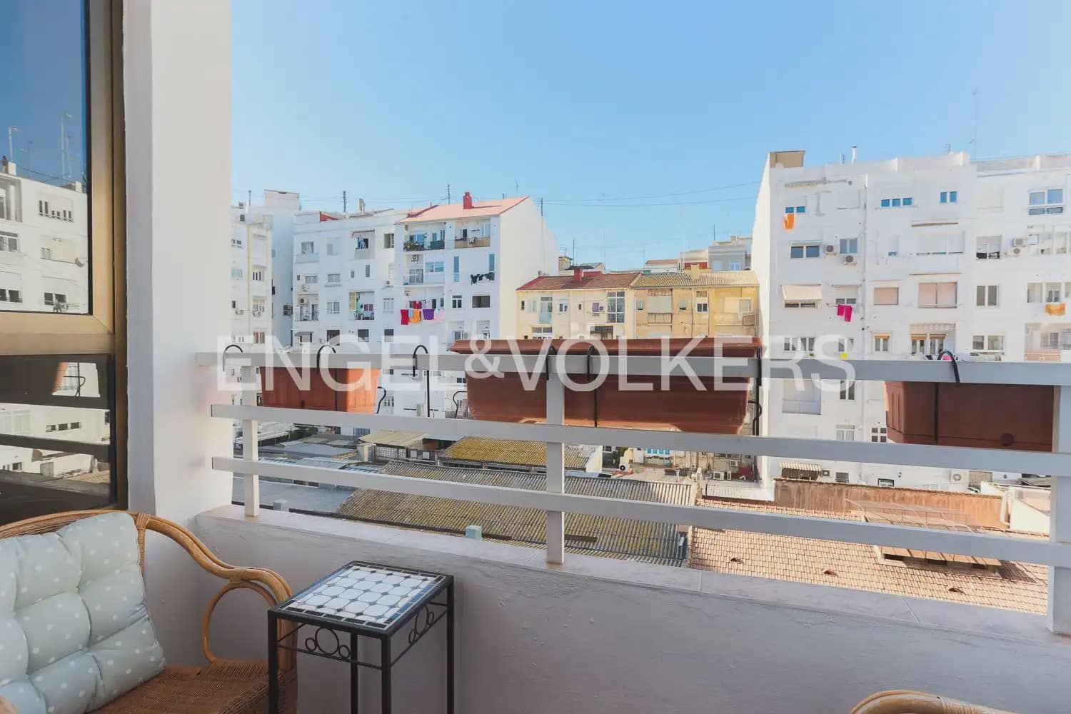 4 slaapkamer Flat te huur in Valencia stad - € 2.900 (Ref: 10039283)