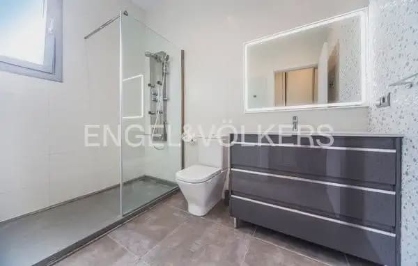 5 bedroom Villa for rent in Riba-roja de Turia with garage - € 3,300 (Ref: 10041344)