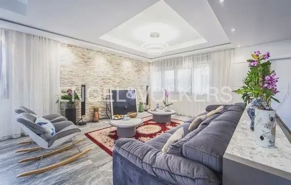 5 quarto Moradia para arrendar em Riba-roja de Túria com garagem - 3 300 € (Ref: 10041344)