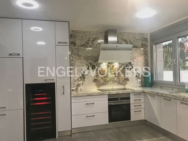 5 quarto Moradia para arrendar em Riba-roja de Túria com garagem - 3 300 € (Ref: 10041344)
