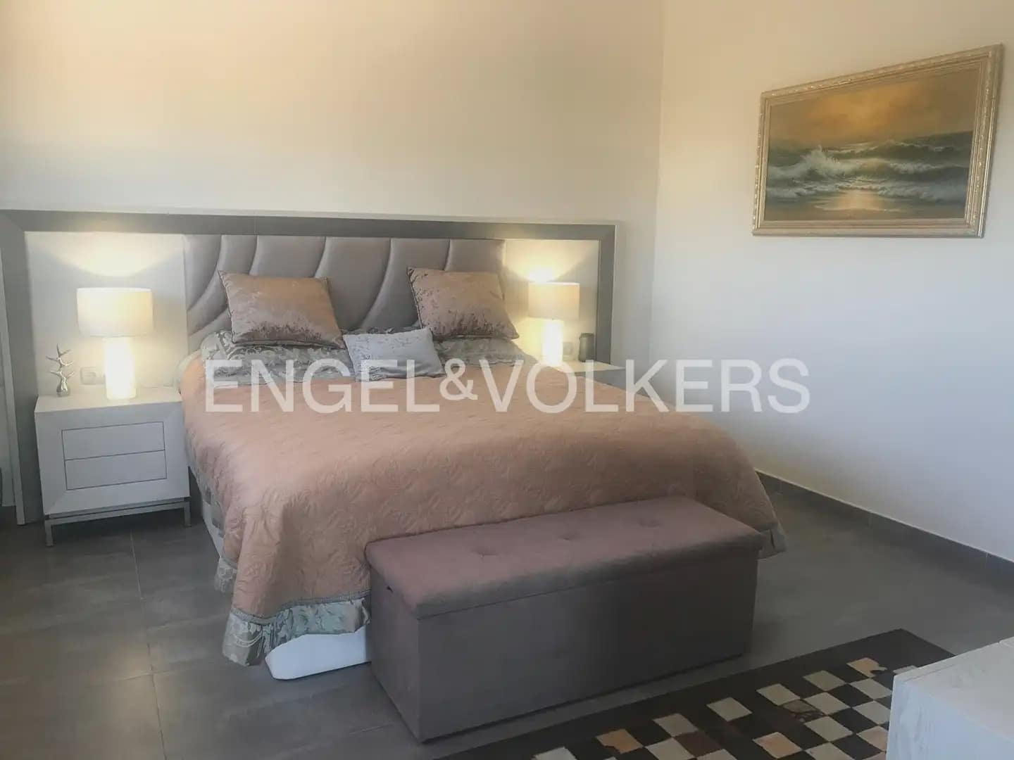 5 bedroom Villa for rent in Riba-roja de Turia with garage - € 3,300 (Ref: 10041344)