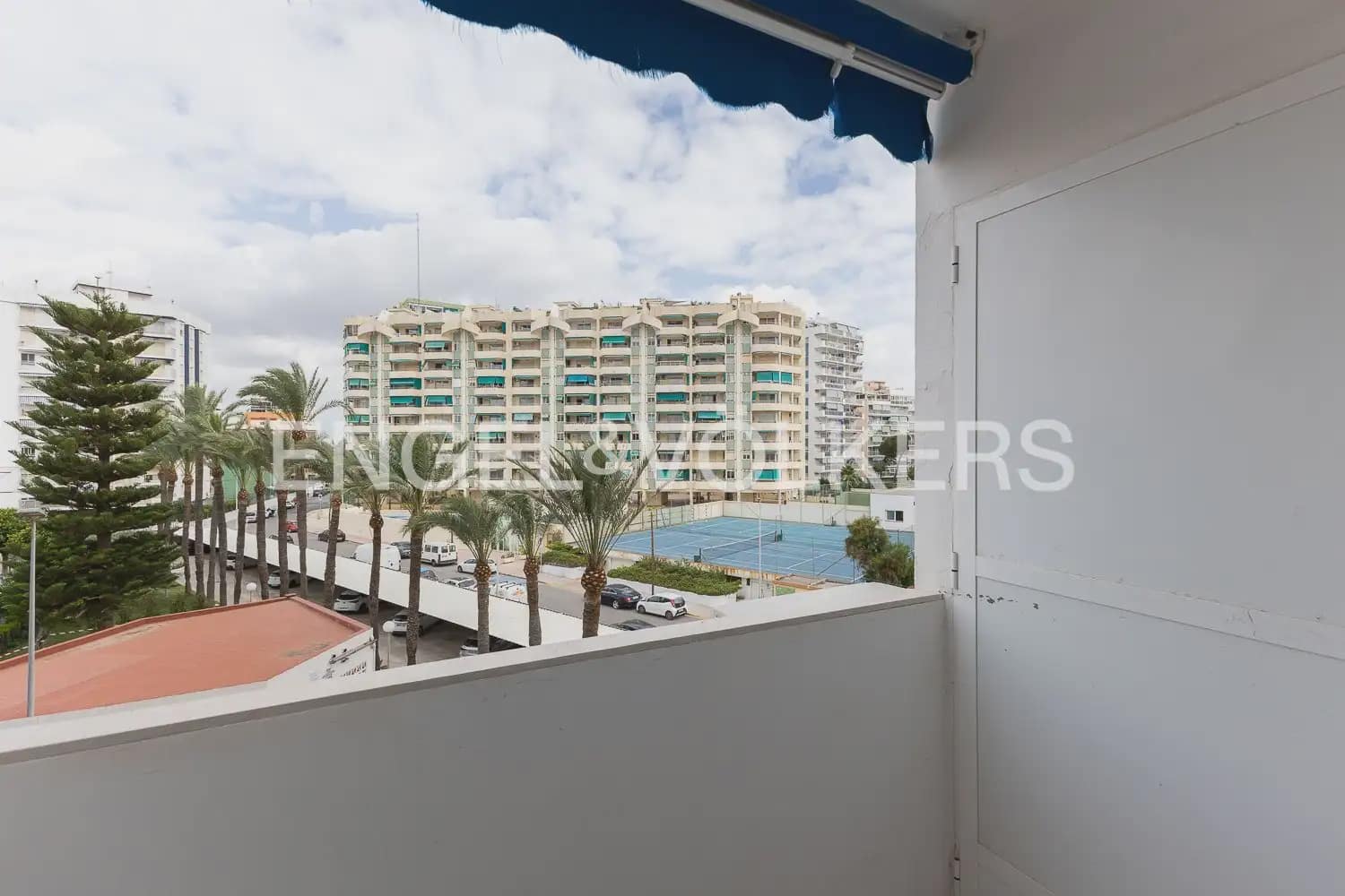 3 bedroom Flat for rent in La Pobla de Farnals with pool - € 1,600 (Ref: 10041786)