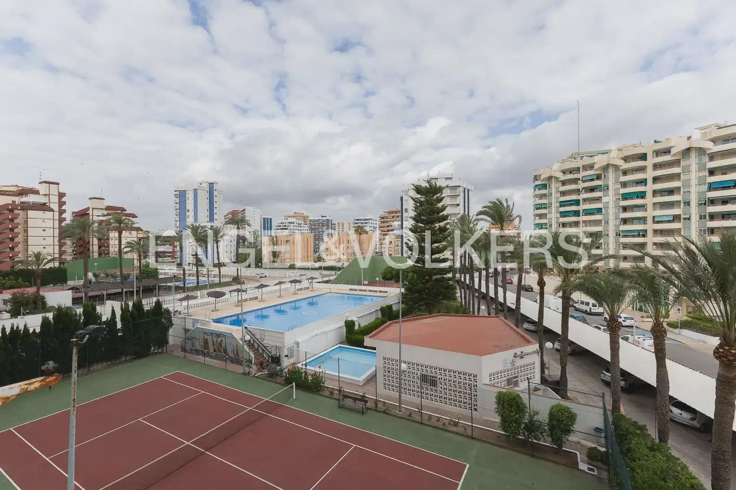 3 bedroom Flat for rent in La Pobla de Farnals with pool - € 1,600 (Ref: 10041786)