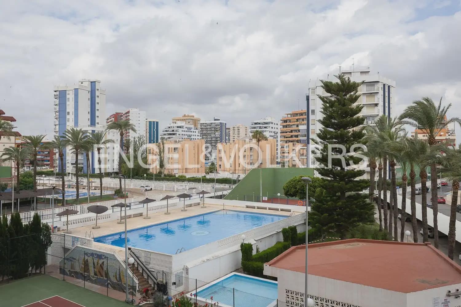 3 bedroom Flat for rent in La Pobla de Farnals with pool - € 1,600 (Ref: 10041786)
