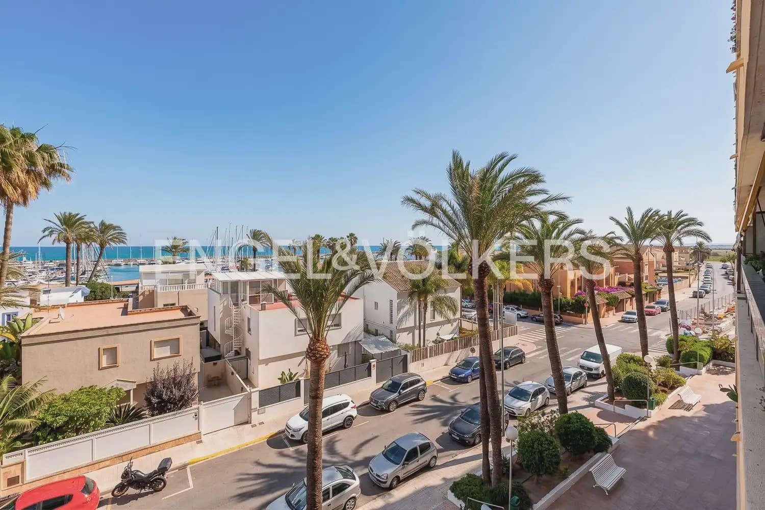 3 bedroom Flat for rent in La Pobla de Farnals with pool - € 1,600 (Ref: 10041786)
