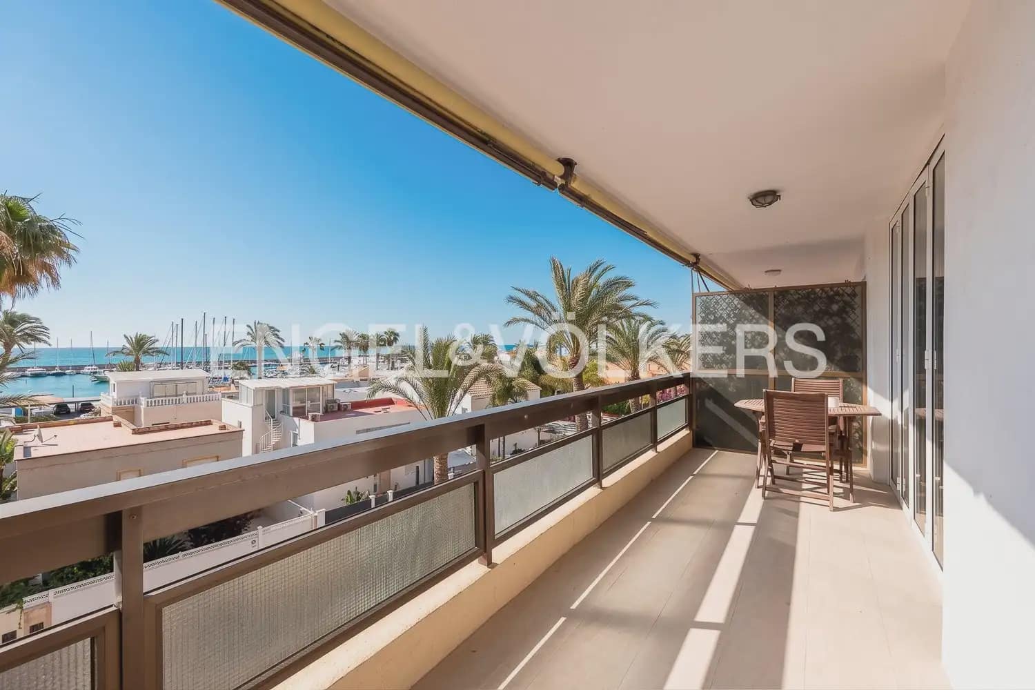 3 bedroom Flat for rent in La Pobla de Farnals with pool - € 1,600 (Ref: 10041786)