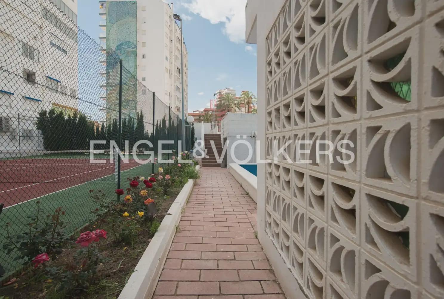 3 bedroom Flat for rent in La Pobla de Farnals with pool - € 1,600 (Ref: 10041786)