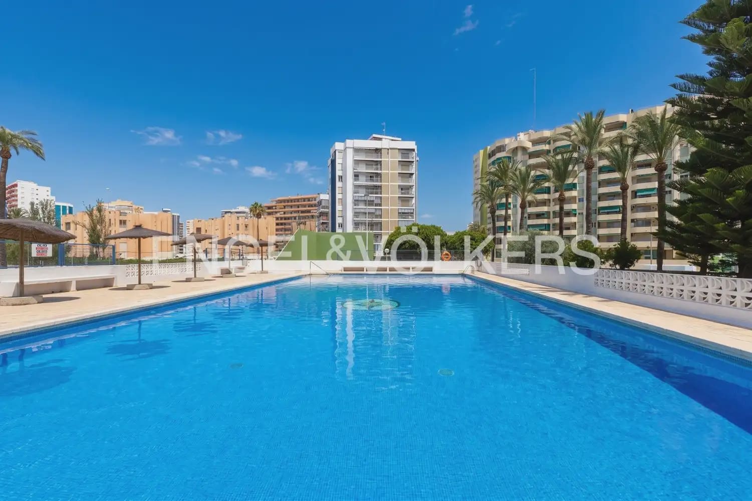 3 bedroom Flat for rent in La Pobla de Farnals with pool - € 1,600 (Ref: 10041786)