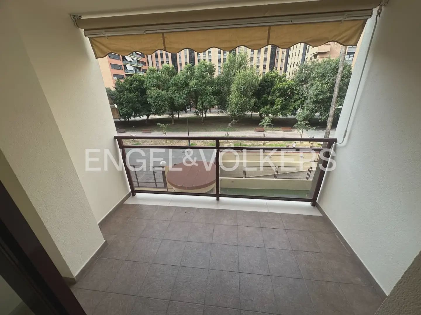 Appartement de 2 chambres à louer à Valence ville avec piscine garage - 2 000 € (Ref: 10041787)