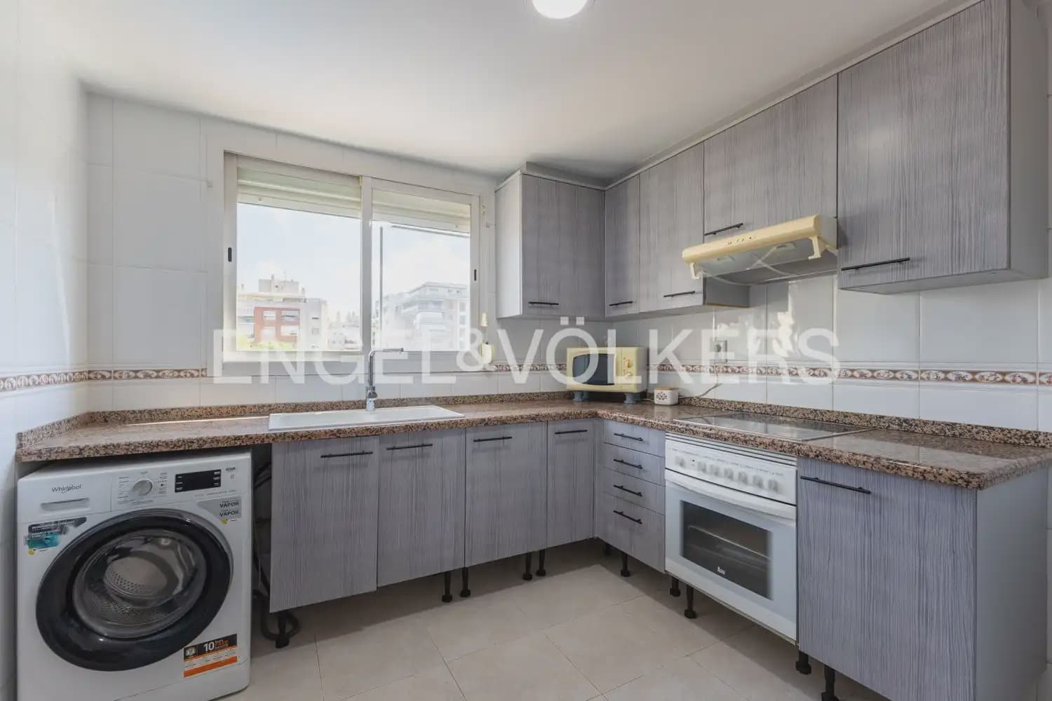 4 soverom Leilighet til leie i Paterna med svømmebasseng garasje - € 1 600 (Ref: 10041788)