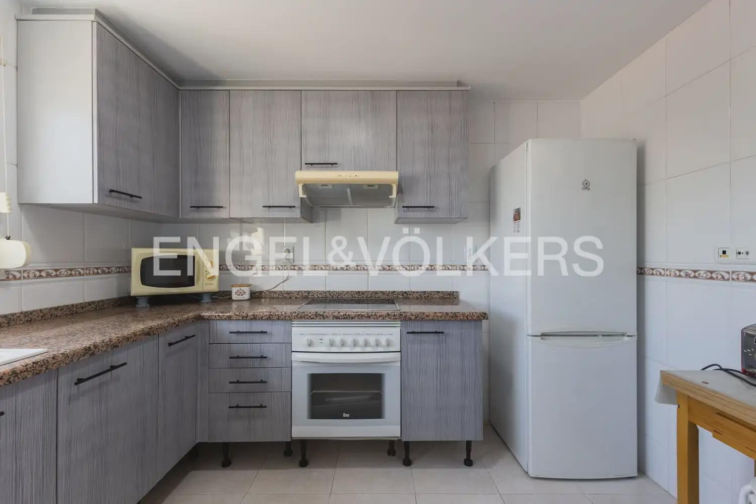 4 soverom Leilighet til leie i Paterna med svømmebasseng garasje - € 1 600 (Ref: 10041788)