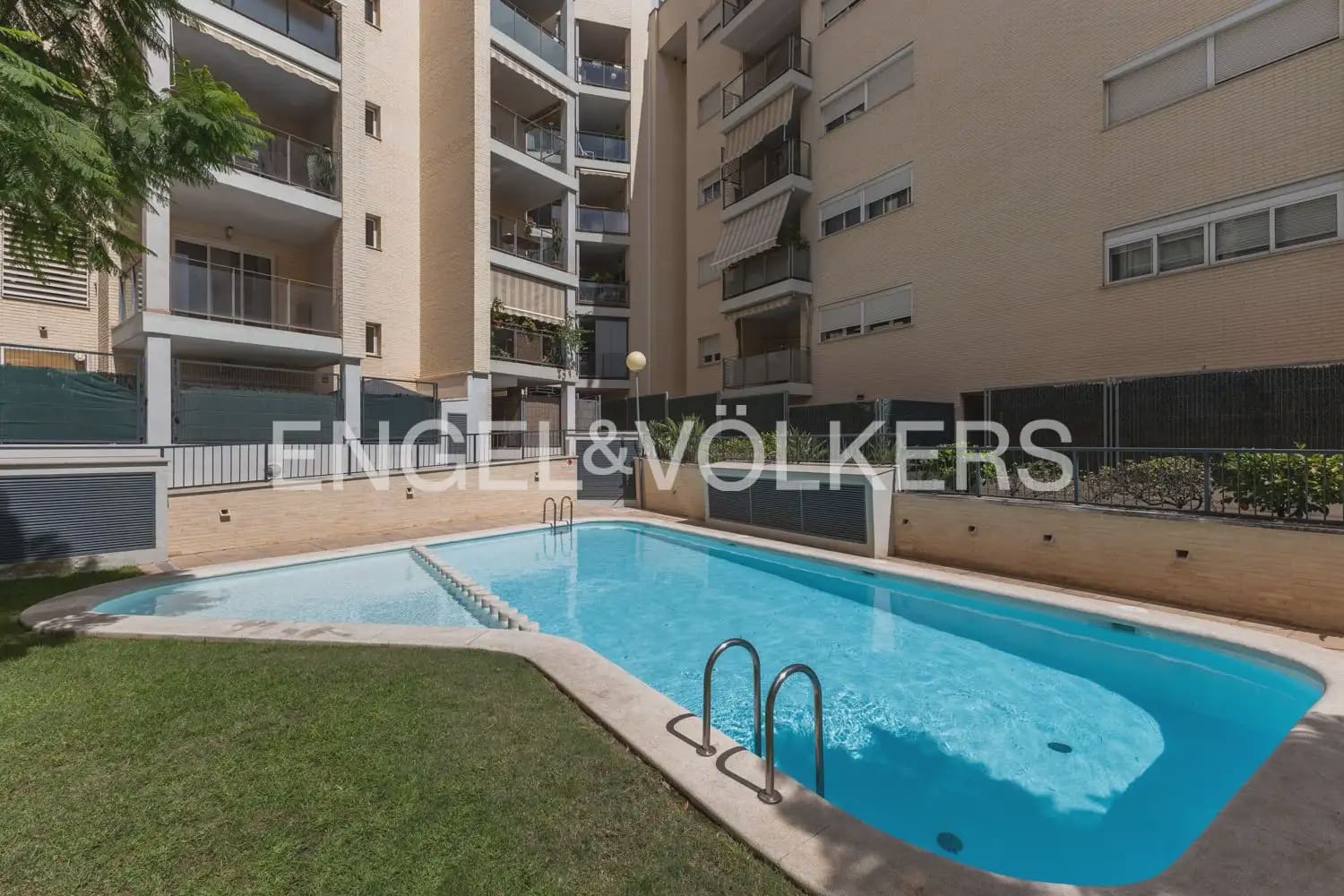 4 soverom Leilighet til leie i Paterna med svømmebasseng garasje - € 1 600 (Ref: 10041788)