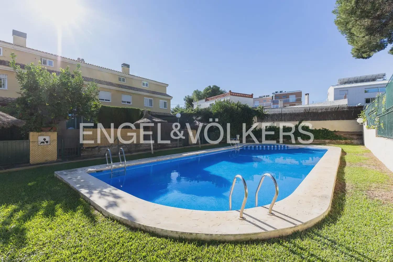 3 camera da letto Casa da affittare in Tavernes Blanques con piscina garage - 2.300 € (Rif: 10041789)