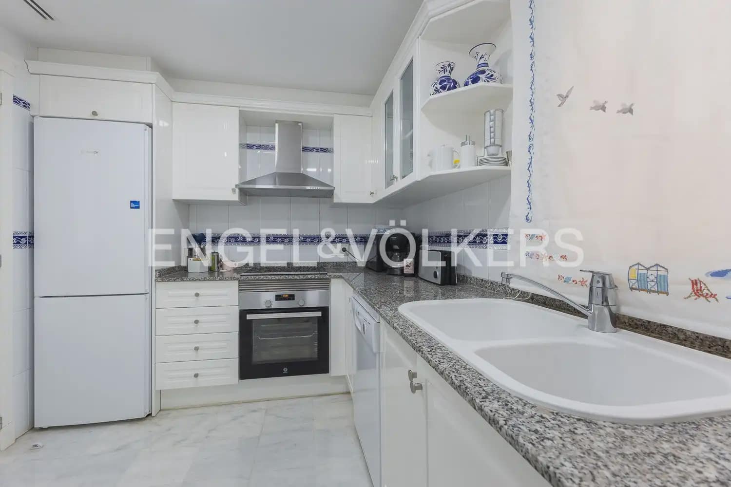 2 slaapkamer Flat te huur in Altea met zwembad garage - € 1.400 (Ref: 10041929)