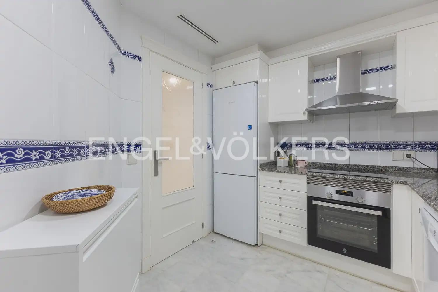2 slaapkamer Flat te huur in Altea met zwembad garage - € 1.400 (Ref: 10041929)