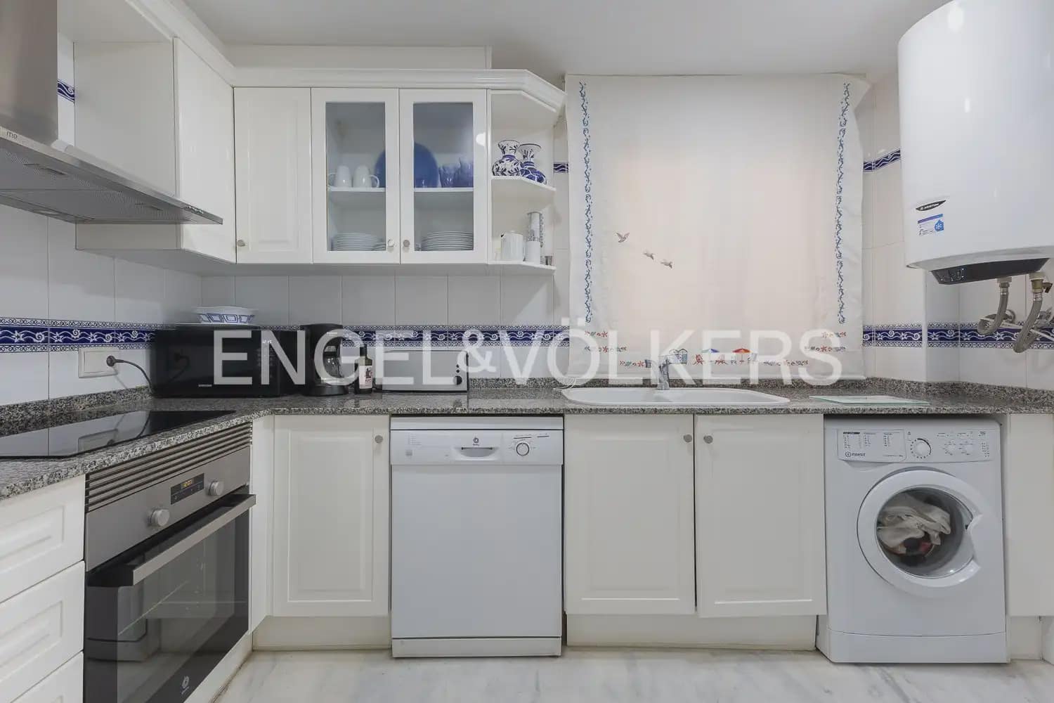 2 slaapkamer Flat te huur in Altea met zwembad garage - € 1.400 (Ref: 10041929)