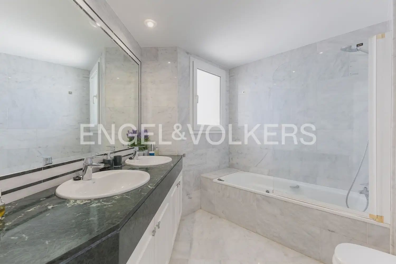 2 slaapkamer Flat te huur in Altea met zwembad garage - € 1.400 (Ref: 10041929)