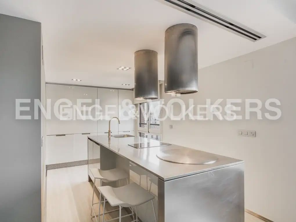1 soveværelse Lejlighed til salg i Valencia by med garage - € 875.000 (Ref: 10041930)
