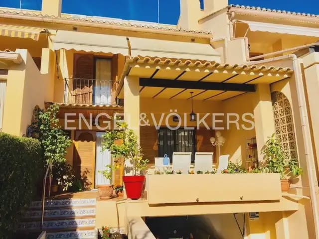 4 camera da letto Villetta a Schiera da affittare in La Cañada, Paterna - 2.000 € (Rif: 10041931)