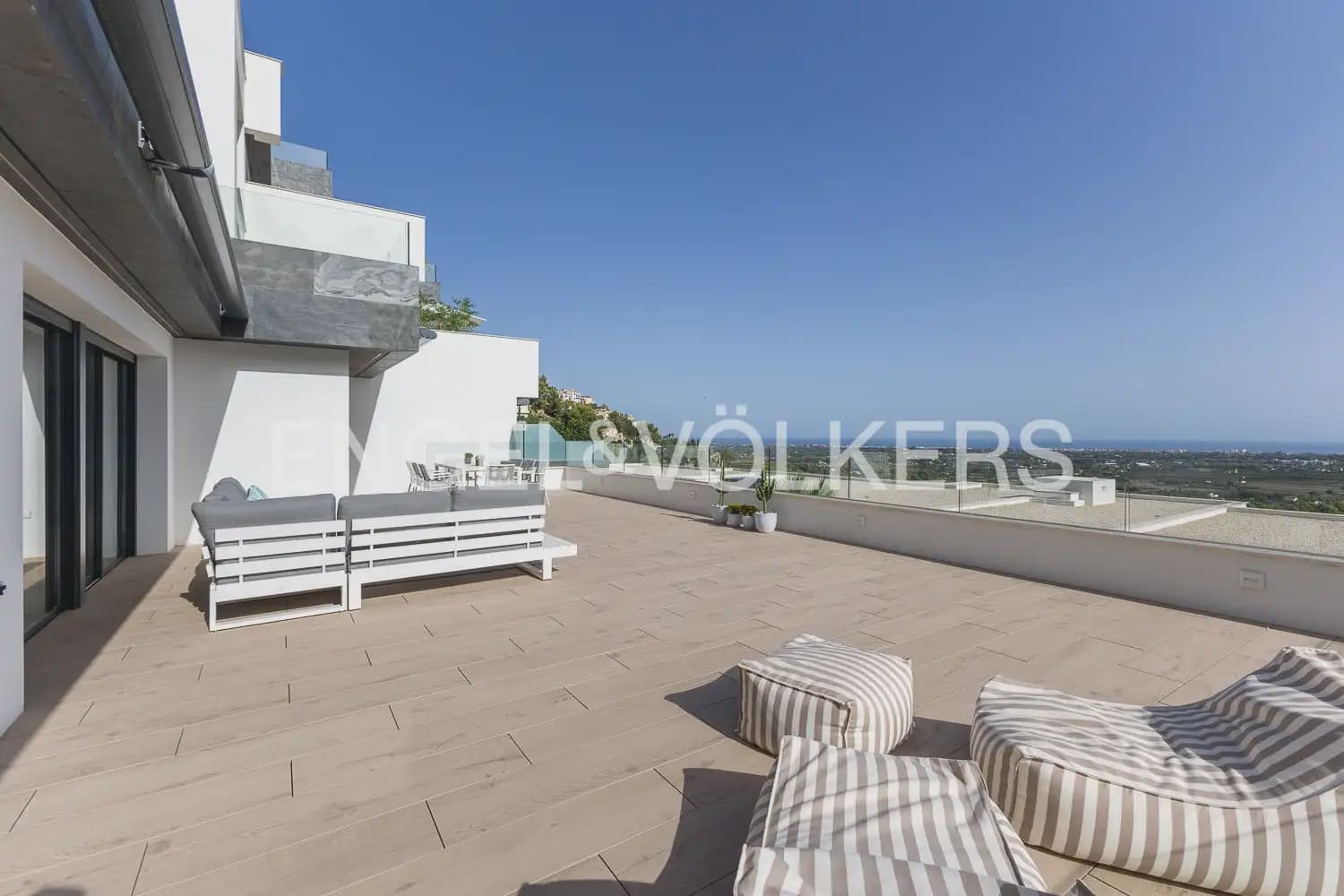 Appartement de 3 chambres à louer à Pedreguer avec piscine garage - 2 700 € (Ref: 10042257)