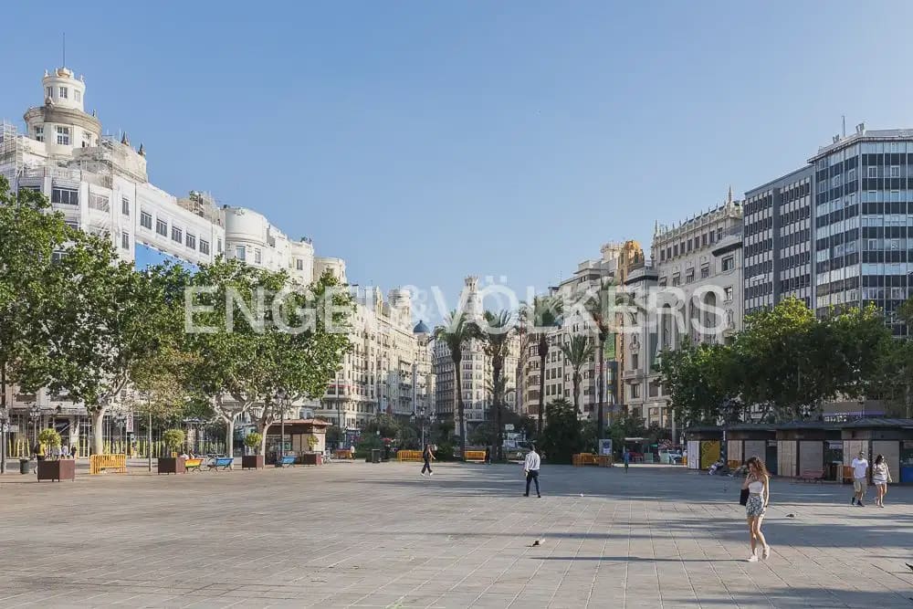 4 Zimmer Wohnung zu vermieten in Valencia Stadt - 2.000 € (Ref: 10043452)